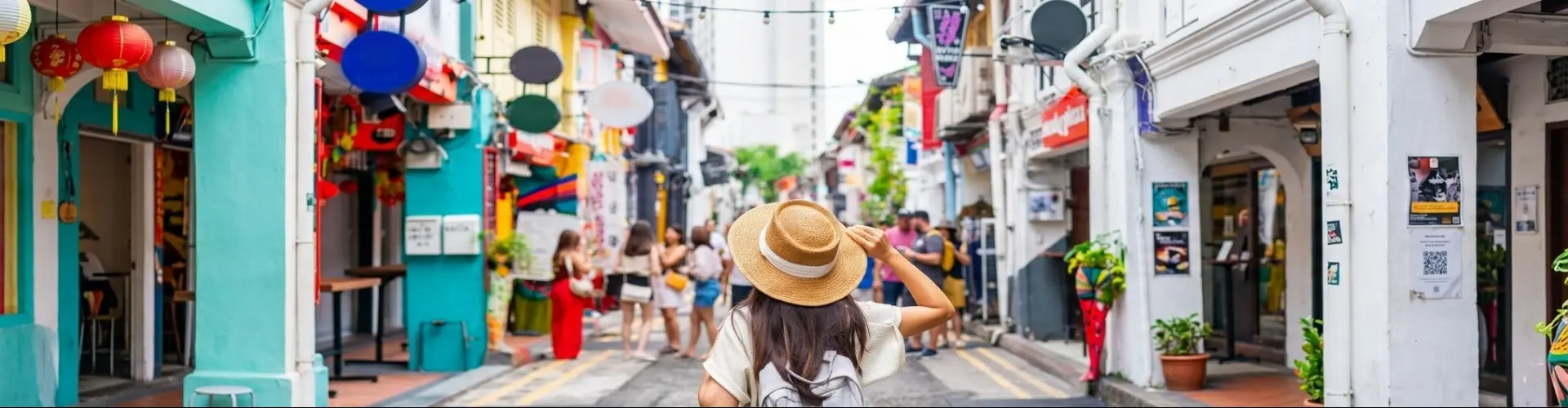 Shopping and nightlife in Singapore featuring Orchard Road malls and vibrant Clarke Quay scene