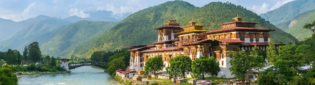 Explore the Punakha Dzong