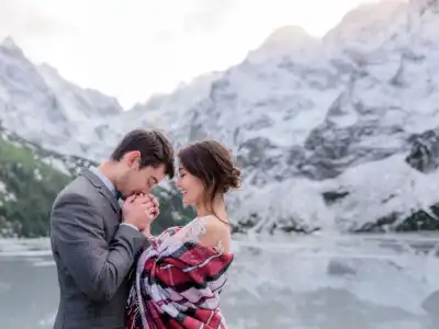 5-day Iceland luxury honeymoon itinerary with Blue Lagoon Retreat and waterfalls