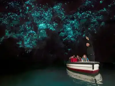 New Zealand scenic tour package - Christchurch to Queenstown